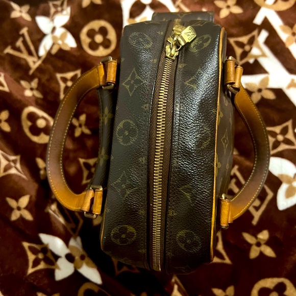 Louis Vuitton Monogram Excentric Cite Handbag - Picture 7 of 13